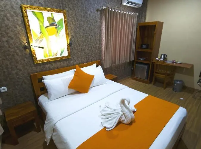 Kent House 3*